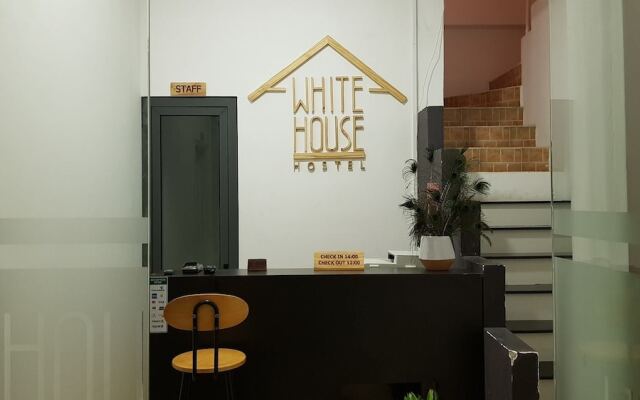 White House Hostel