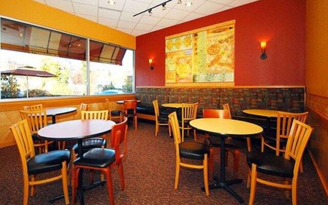 Quality Inn University Center