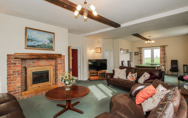 The Manor House at Kenwick Lodge