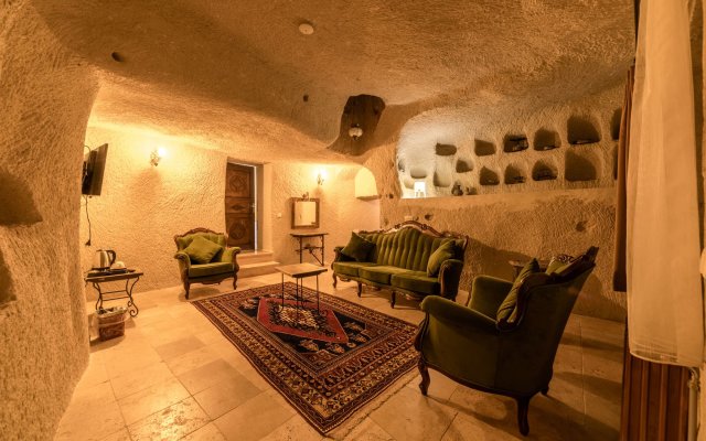 Elite Cave Suites