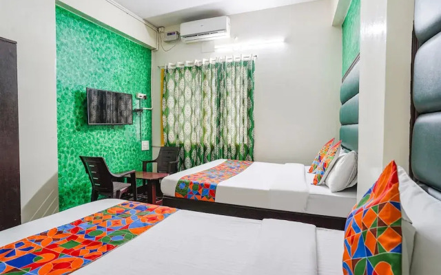 Pavithraa Deluxe Suites by OYO Rooms