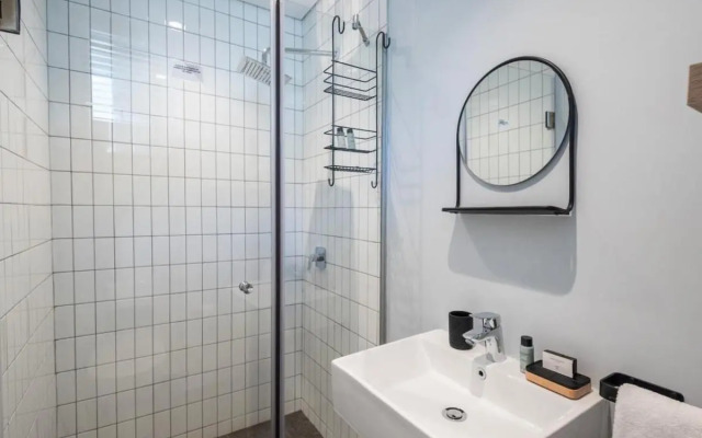 Cosy Couples Retreat Studio Apartment!