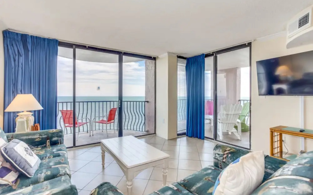 Private 3BR's at Palms by Hosteeva