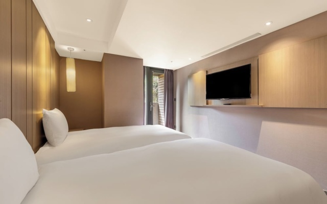 CHECK inn SELECT - Taipei NeiHu