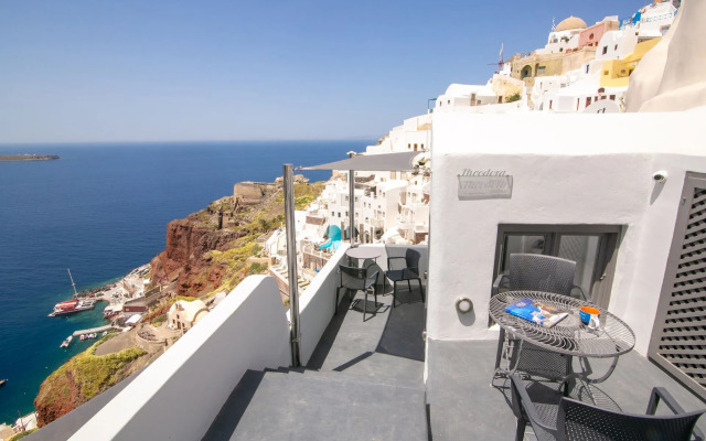 Theodora Suites Santorini