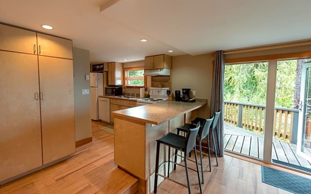 The Shoreline Tofino