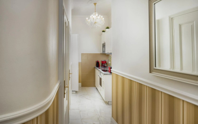 Mikulášská 6 - Old Town Square View Apartments