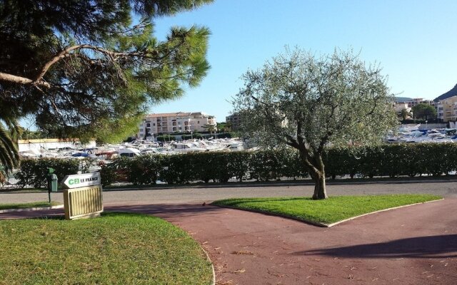 T3 Le Galion dans marina avec piscine