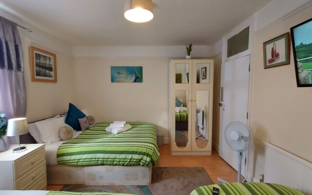 Ravensdale Villa- Ideal For Longer Stays in Kent