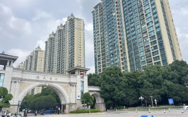 Qingxi Heju E-Sports B&B