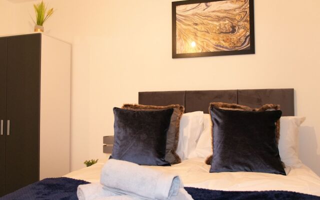 Livestay - Chic One Bed Apartment Near Heathrow