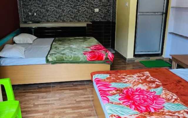 Goroomgo Girish Alay Homestay Uttarakhand