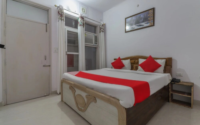 Oyo 49701 Abhi Residency White House