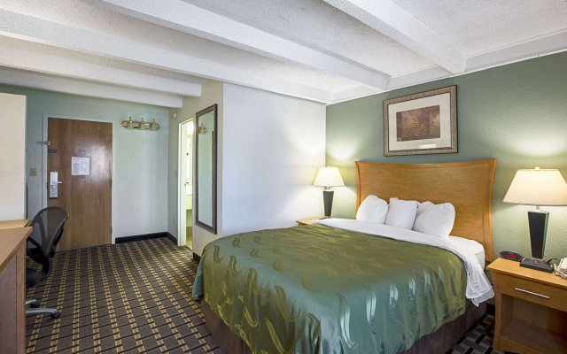 Quality Inn & Suites near I-480 and I-29