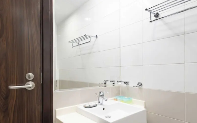 LUX Opulent Island Suite View 7