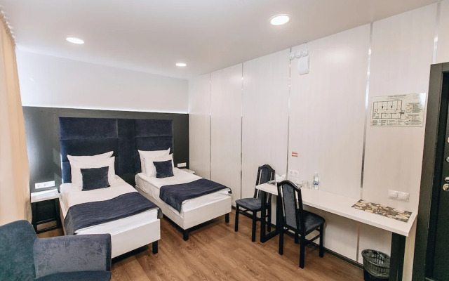 Red Fox Hotel in the center