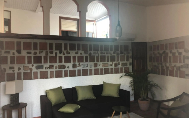 La DEPENDANCE CREOLE