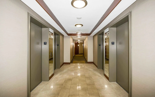 Sarkar Suites - 310 Burnhamthorpe Road