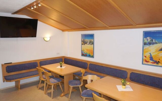 Apartment Stark Pettneu am Arlberg 28869