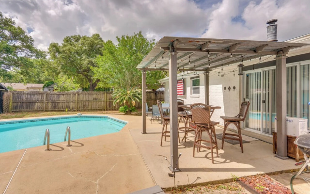 Swim, Golf & Relax: Family-friendly Pensacola Gem