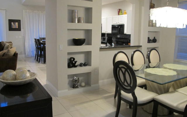 Lake Berkley 7BR Pool Home LB988