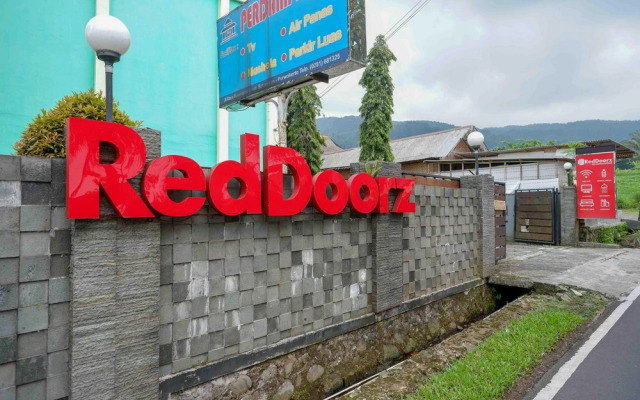 RedDoorz near Lokawisata Baturaden