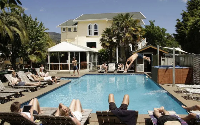 Paradiso Backpackers