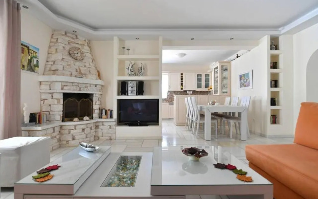 Villa Dionysos in Aliki