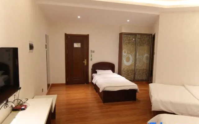 Tianfu Hotel (Yichun Lindu Wood Sculpture Park)