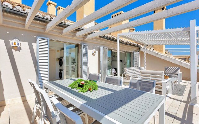 YOLO Spaces – Sotogrande Ocean View Penthouse