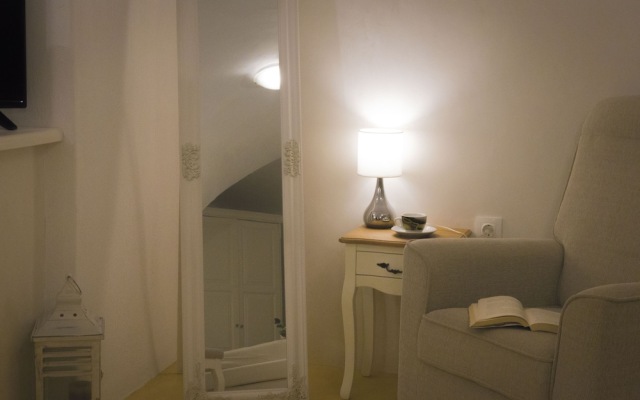 Linos Suites