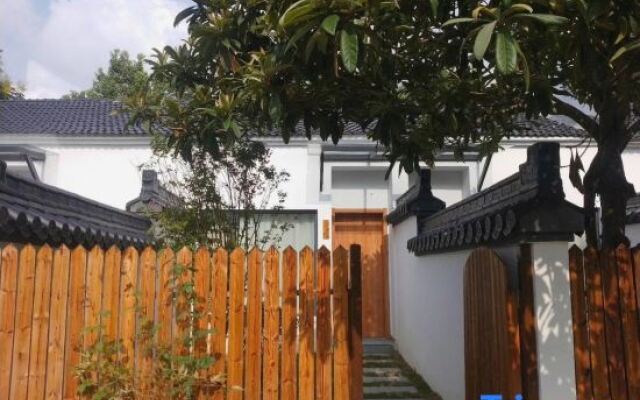Weiduo Bieyuan Hostel