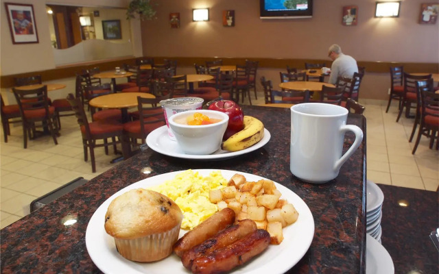 Best Western Plus Pembina Inn & Suites