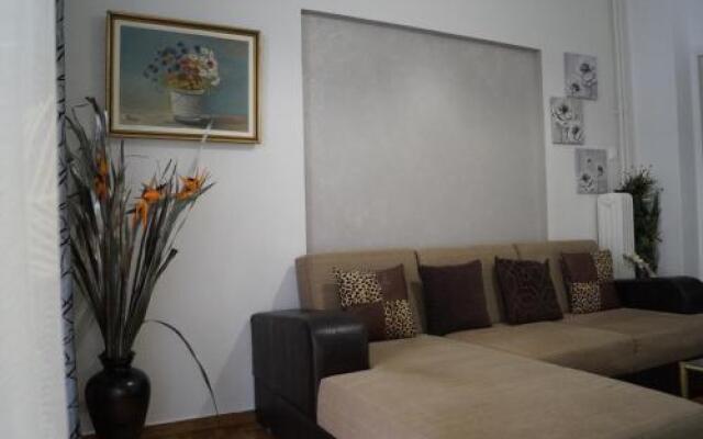 2 Bedrooms Apartment Center Of Athens 4 Min Subway