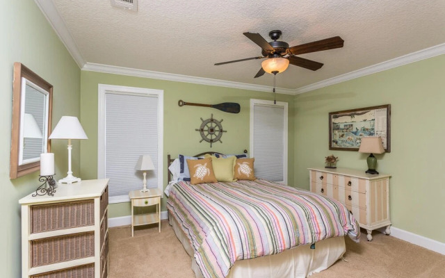 1067 College by Hodnett Cooper