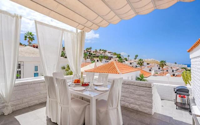 BuenaVista Romantic Bungalow in Costa Adeje
