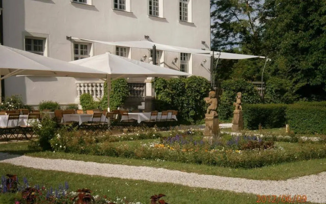 Hotel Schloss Lautrach