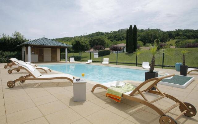 Hôtel Confort Le Moulin Rouge