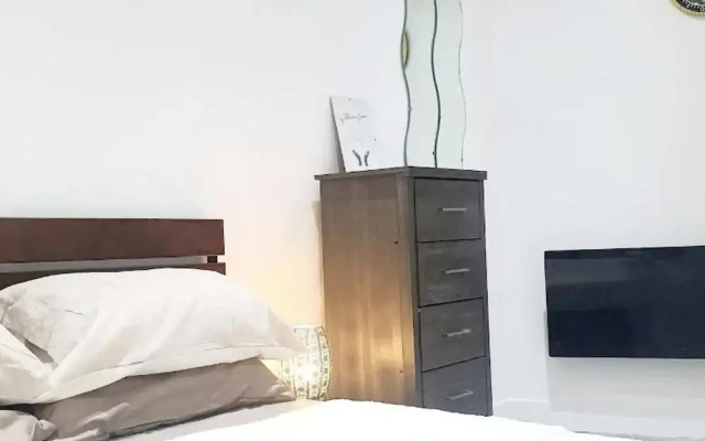 1-bed Suite - Sleeps 3 - Parking - Near Bluewater