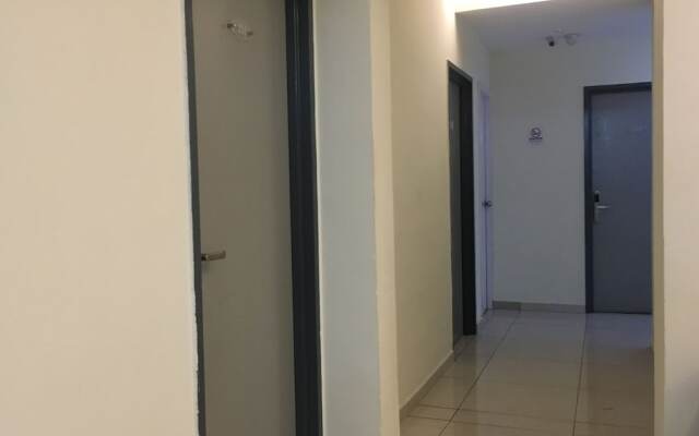 OYO 89856 MF Hotel