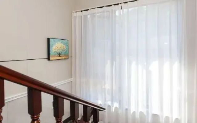 Elegant Restaurant Light Luxury Homestay