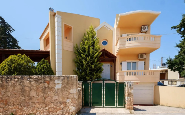 Relaxing Family Home near Beaches