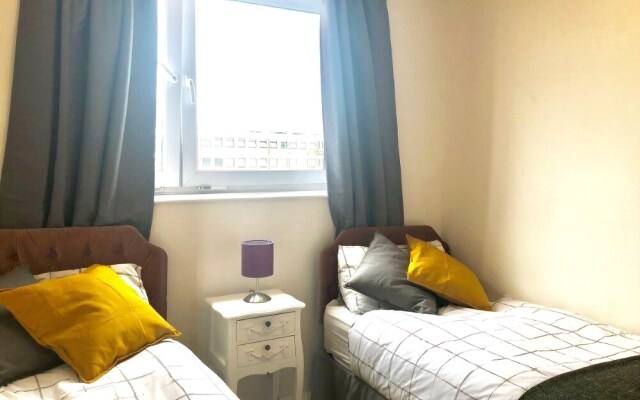 Central 2 Bed Apt Next To Victoria Station