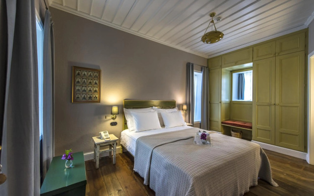 Ida Blue, Adatepe - Adults Only