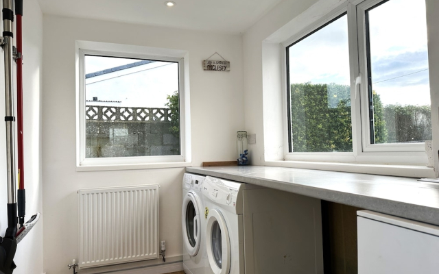 3-bed House in Llanfaelog, Near Rhosneigr