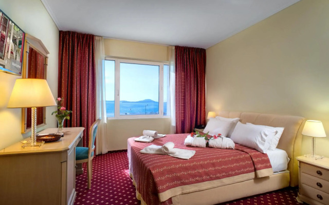 Angelika Pallas Hotel