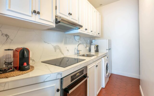 Bright 1-bedroom Flat, 2min From Saint-paul Metro