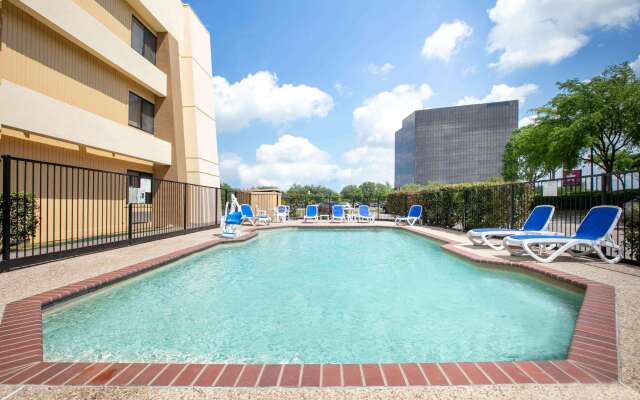 Baymont by Wyndham Plano