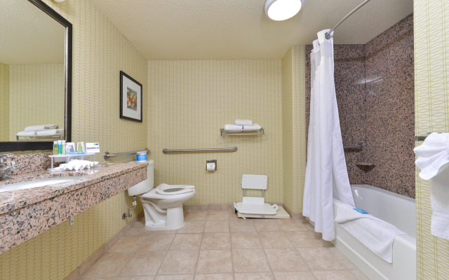 Holiday Inn Express Sacramento Airport Woodland by IHG