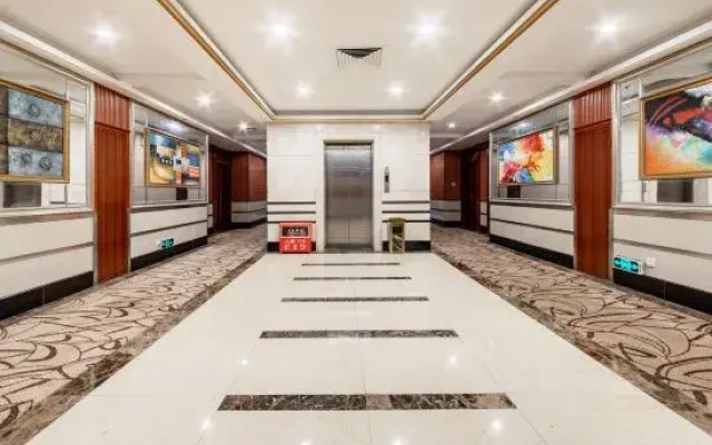 Foshan Shunde Carnival Hotel (Shunlian Plaza Jinlong Subway Station)